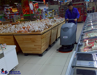 如何進(jìn)行商場(chǎng)保潔工作？